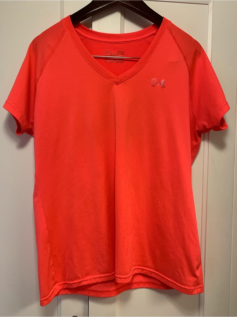 Under Armour Women’s V-Neck Short Sleeve Top - Coral/Neon